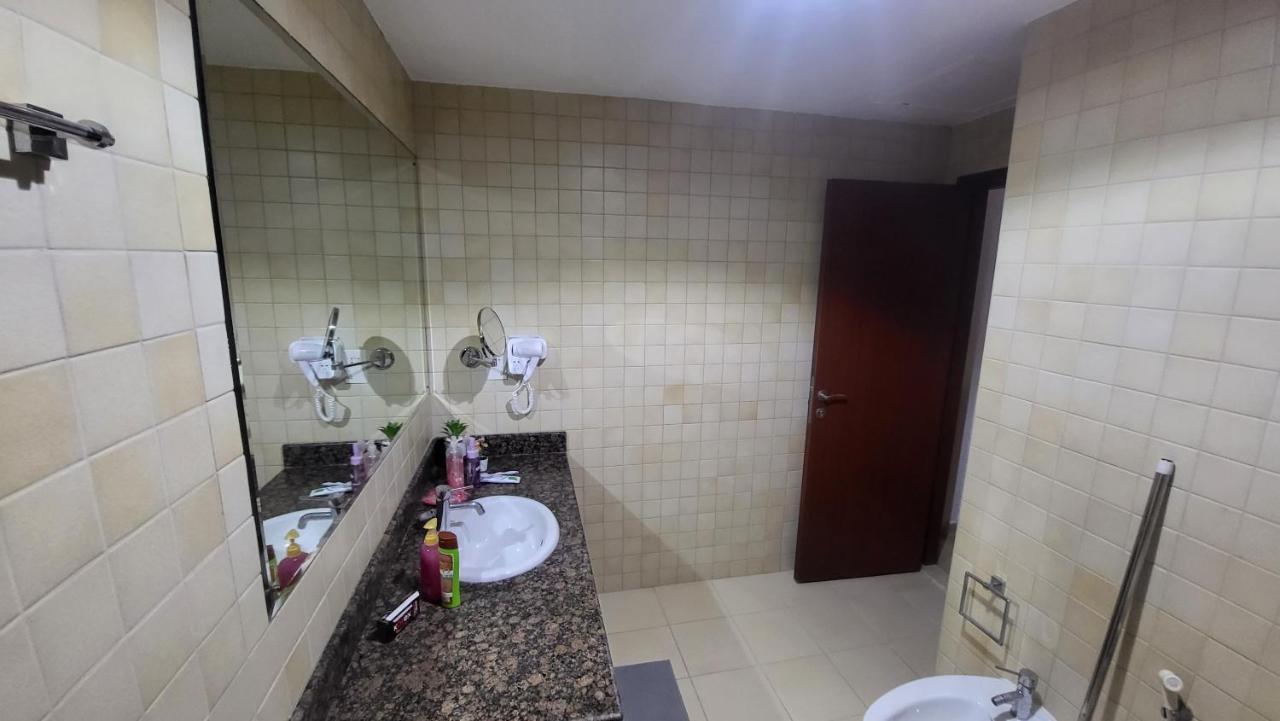 Pirates Bay Hostel Dubai Ngoại thất bức ảnh