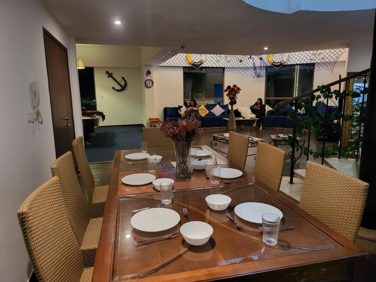 Pirates Bay Hostel Dubai Ngoại thất bức ảnh