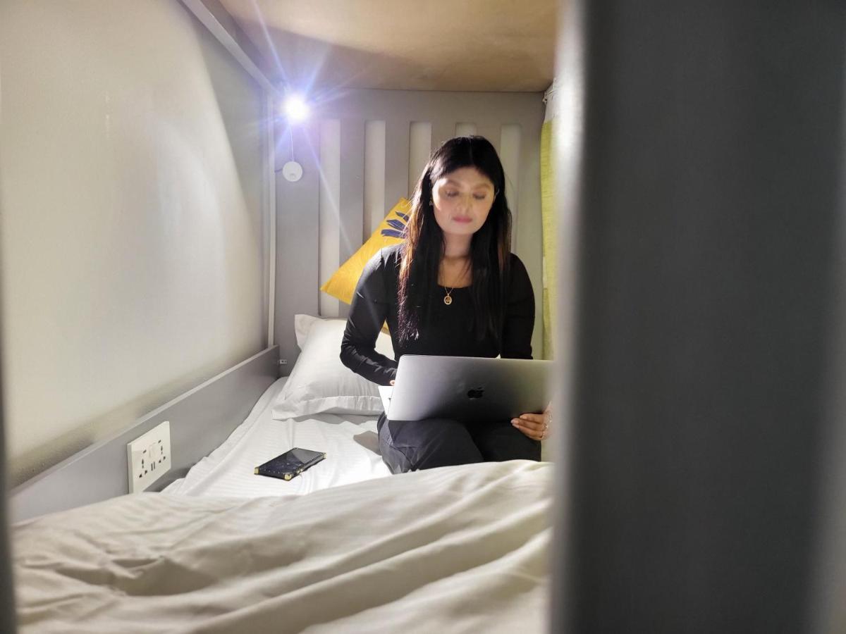 Pirates Bay Hostel Dubai Ngoại thất bức ảnh