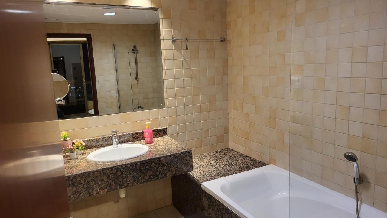 Pirates Bay Hostel Dubai Ngoại thất bức ảnh